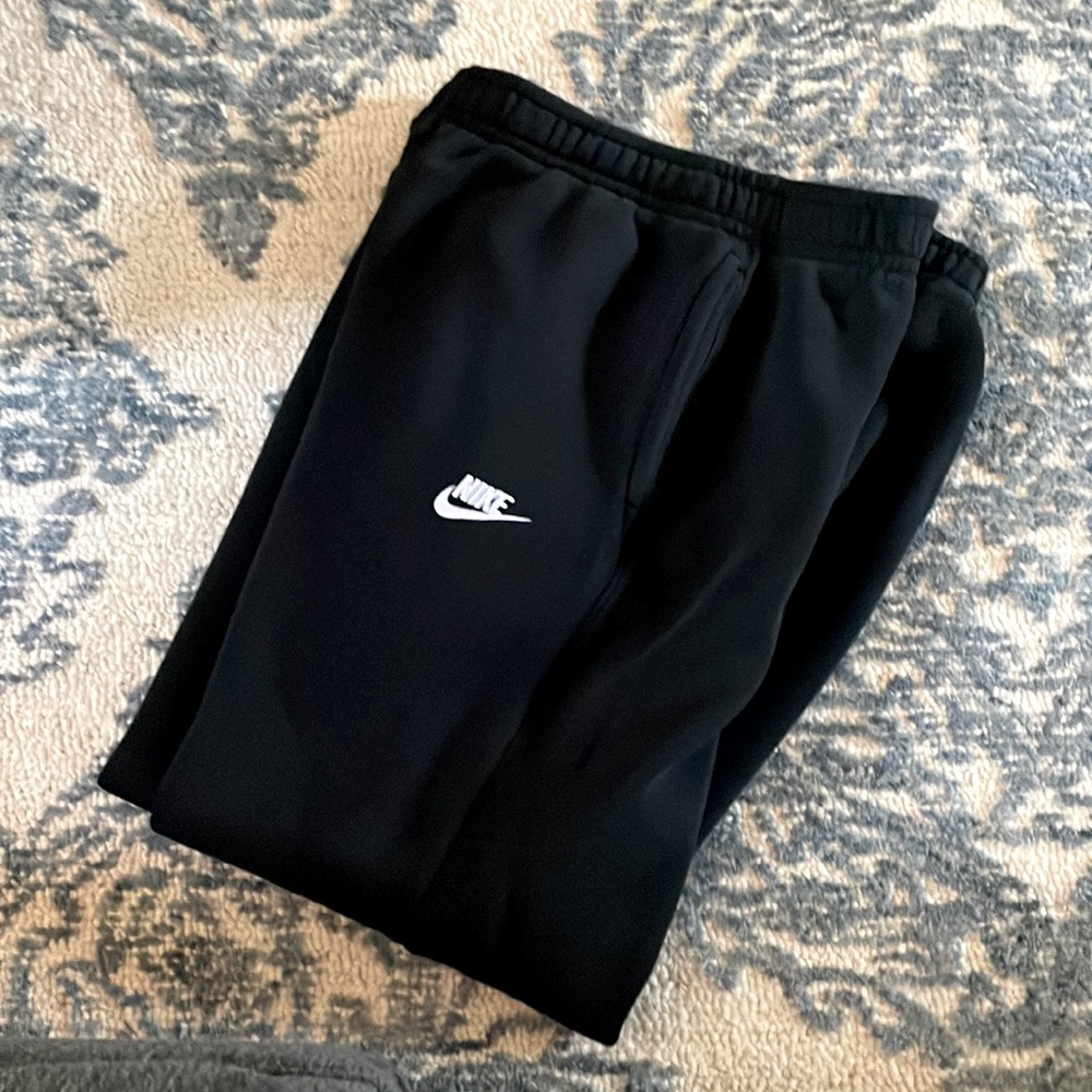 Nike joggers black size large